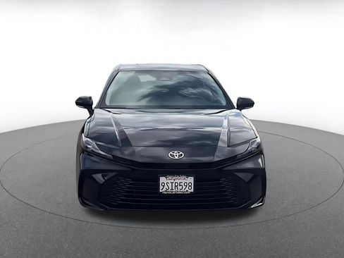Used 2025 Toyota Camry LE image 7