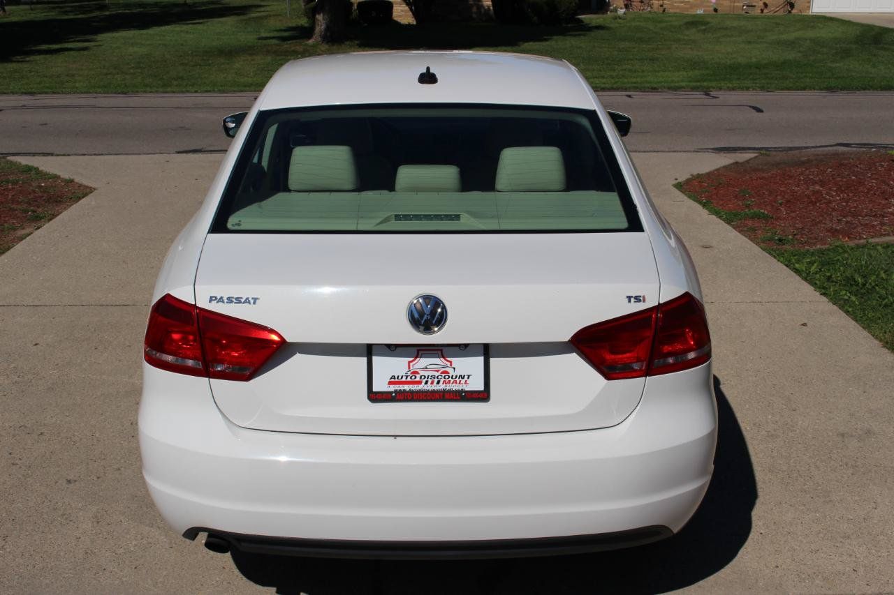 Used 2015 Volkswagen Passat 1.8T Limited Edition FWD image 9