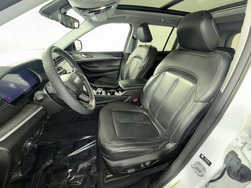 Used 2023 Jeep Grand Cherokee Limited w/ Black Appearance Package image 13