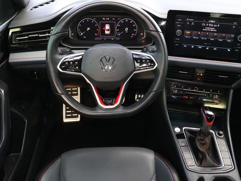 Used 2025 Volkswagen Jetta GLI Autobahn image 9