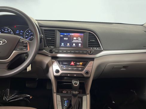Used 2017 Hyundai Elantra SE FWD image 13