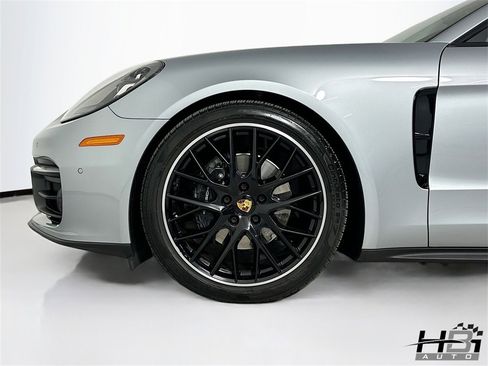 Used 2023 Porsche Panamera Platinum Edition image 18