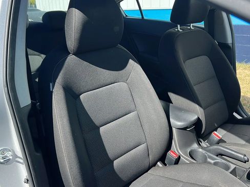 Used 2017 Kia Forte LX image 18