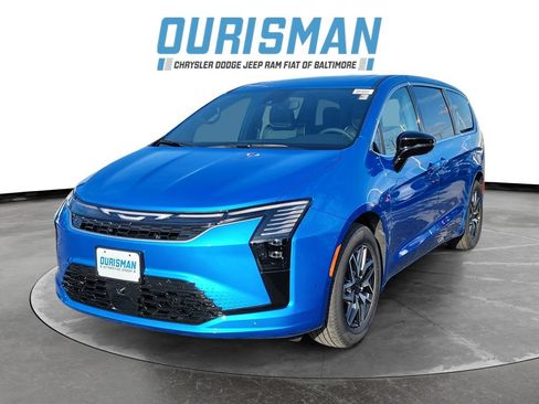 New 2027 Chrysler Pacifica Limited FWD image 2