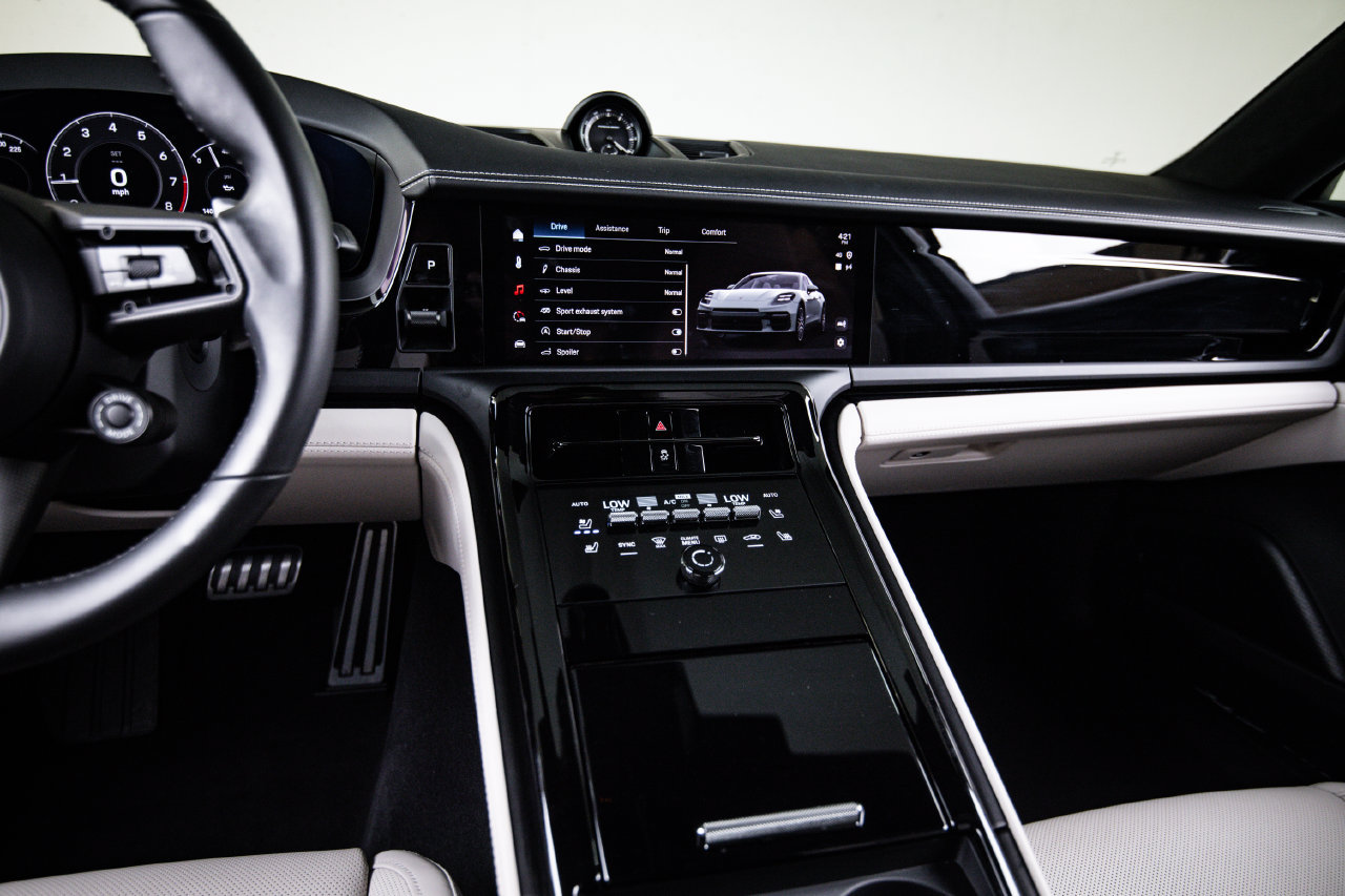 Certified 2026 Porsche Panamera GTS AWD/4WD image 19