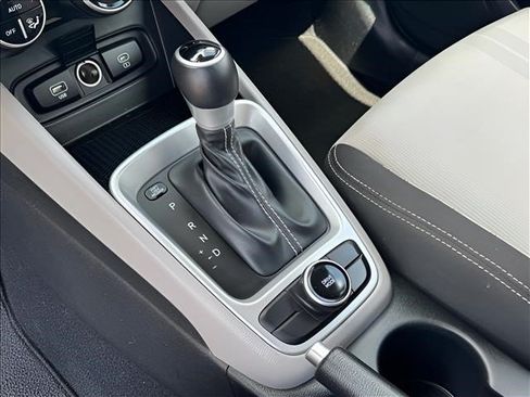 Certified 2024 Hyundai Venue SEL FWD image 26