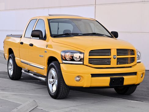 Used 2008 Dodge Ram 1500 Truck SLT w/ Navigation Convenience Group RWD image 9