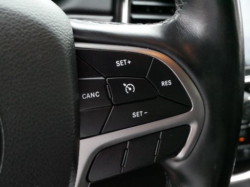 Used 2022 Jeep Grand Cherokee Laredo X AWD/4WD image 26