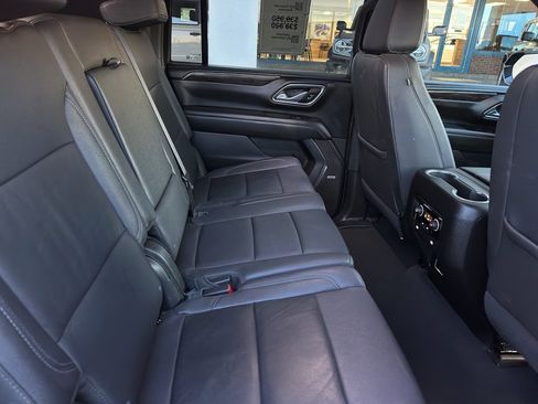 Used 2023 Chevrolet Suburban LT image 33