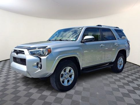 Used 2022 Toyota 4Runner SR5 AWD/4WD image 6