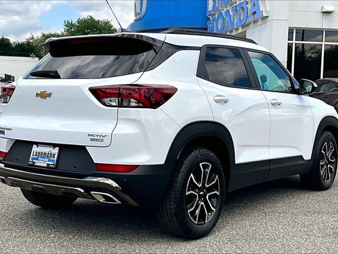 Used 2022 Chevrolet TrailBlazer ACTIV w/ Sun and Liftgate Package FWD image 2