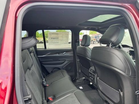 New 2026 Jeep Grand Cherokee Altitude AWD/4WD image 6