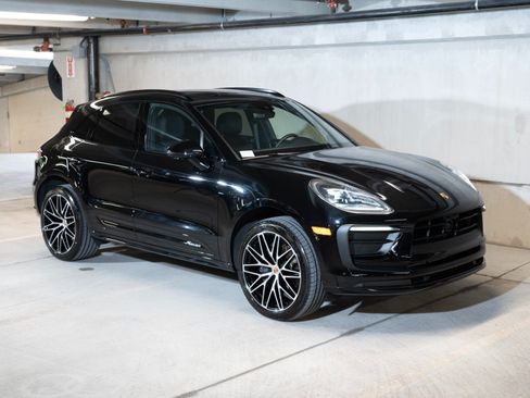 Certified 2026 Porsche Macan AWD/4WD image 7
