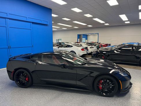 Used 2019 Chevrolet Corvette Stingray Coupe RWD image 7