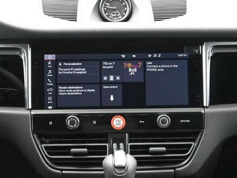 Certified 2025 Porsche Macan image 21