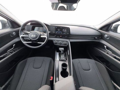 New 2026 Hyundai Elantra SE image 13