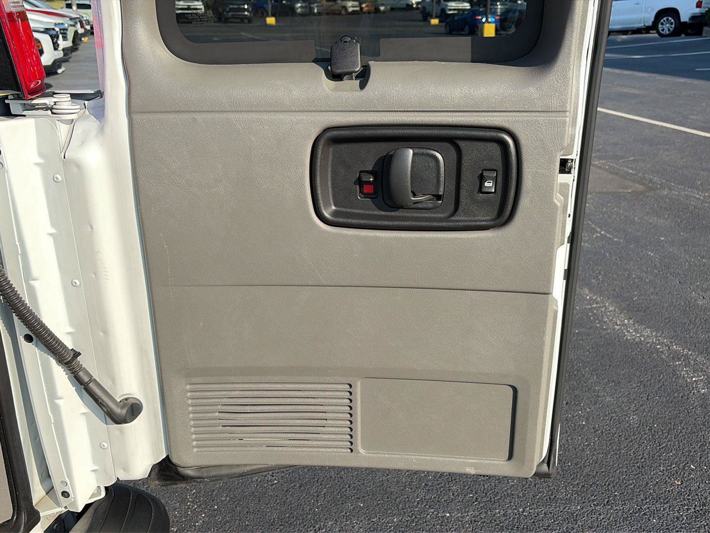 Used 2025 Chevrolet Express 3500 LT w/ LT Preferred Equipment Group RWD image 11