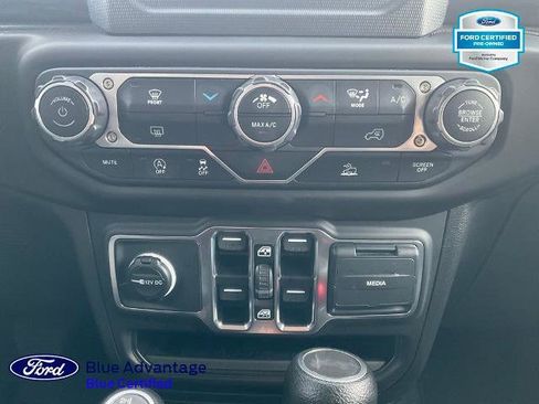 Used 2023 Jeep Wrangler Sport image 12