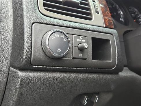 Used 2013 GMC Yukon XL Denali image 9