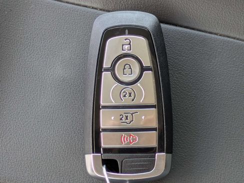 Used 2025 Ford Expedition Active RWD image 38