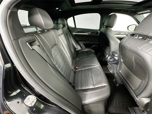 Used 2023 Alfa Romeo Stelvio Veloce image 29