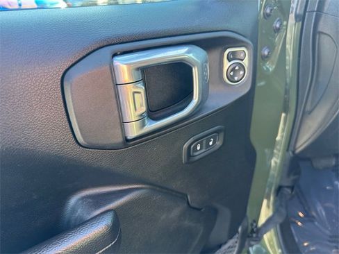 Used 2022 Jeep Gladiator Sport image 11