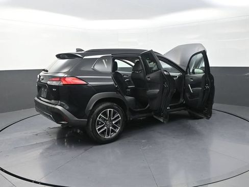 Used 2026 Toyota Corolla Cross XLE FWD image 44