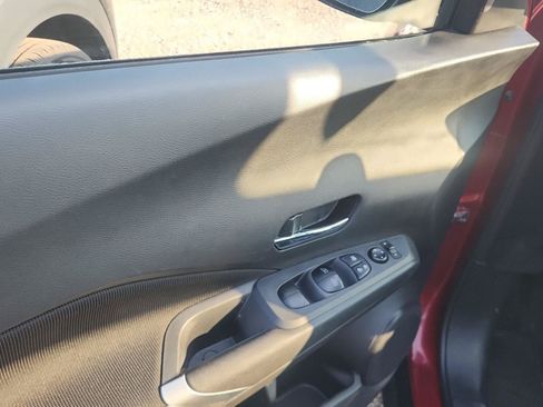 Used 2023 Nissan Kicks SV FWD image 11