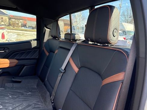 Used 2023 GMC Canyon AT4 w/ AT4 Premium Package image 11