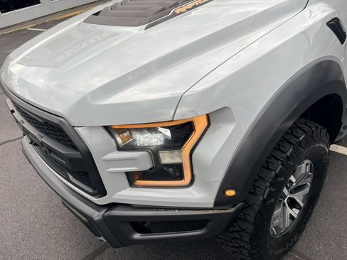 Used 2017 Ford F150 Raptor w/ Equipment Group 802A Luxury AWD/4WD image 8