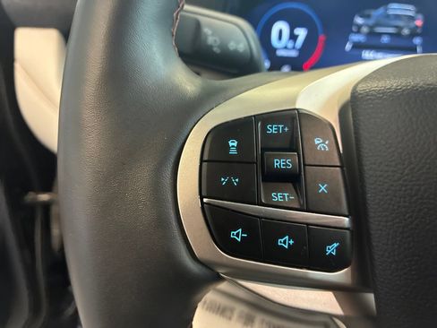 Used 2025 Ford Explorer Active w/ Active Comfort Package AWD/4WD image 21