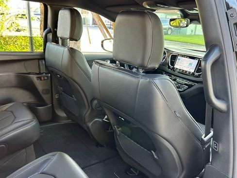 New 2026 Chrysler Pacifica Select w/ S Appearance Package image 38