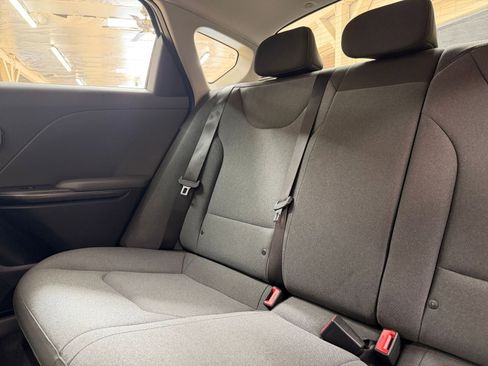 Used 2025 Kia K4 FWD image 38