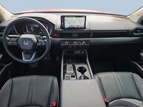 Used 2025 Honda Pilot Elite image 12