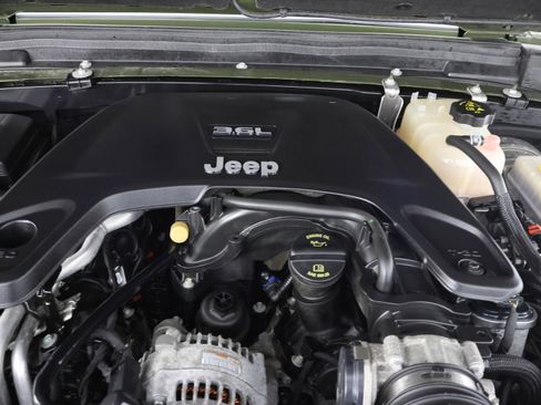 Used 2021 Jeep Wrangler Unlimited Sport AWD/4WD image 18