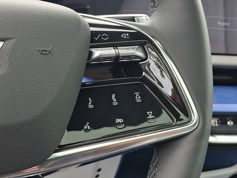 Certified 2025 Cadillac Optiq Luxury 2 AWD/4WD image 21
