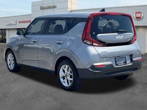 Used 2022 Kia Soul LX w/ Technology Package FWD image 5