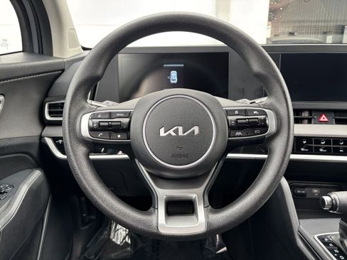 Used 2025 Kia Sportage LX FWD image 27