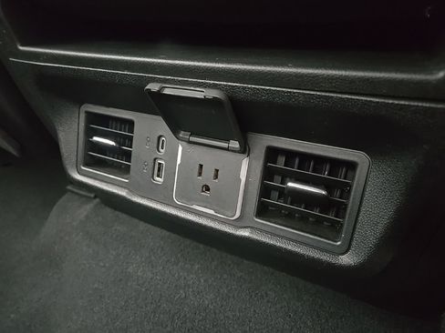 Used 2024 Chevrolet Silverado 2500 LT image 88