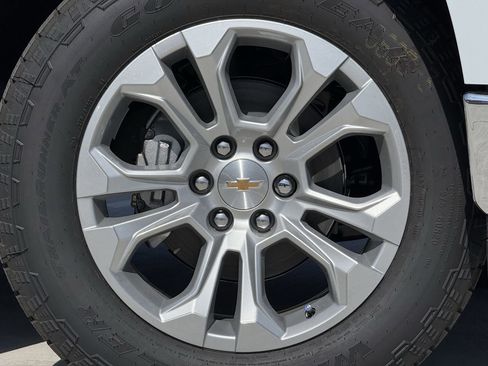 New 2026 Chevrolet Silverado 1500 LTZ w/ LTZ Premium Texas Edition AWD/4WD image 9