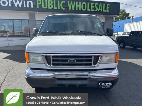 Used 2005 Ford E-250 and Econoline 250 image 2