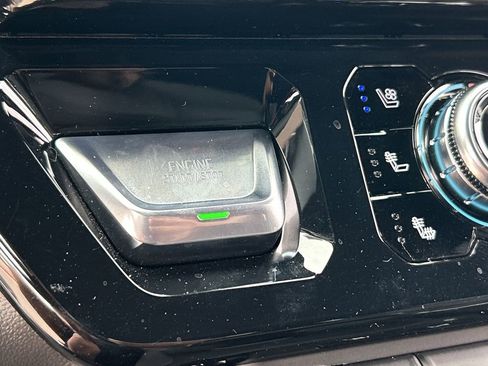 Used 2025 GMC Sierra 1500 AT4 w/ AT4 Premium Package image 17