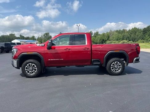 Used 2024 GMC Sierra 2500 SLE AWD/4WD image 2