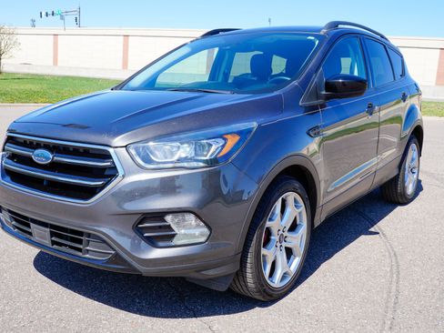 Used 2018 Ford Escape SE w/ SE Sport Appearance Package FWD image 8