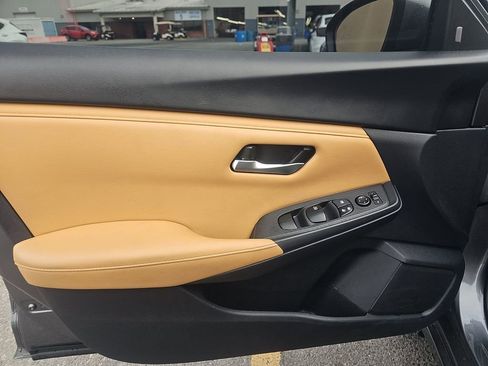 Used 2023 Nissan Sentra SV w/ SV Premium Package image 10