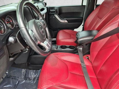 Used 2013 Jeep Wrangler Unlimited Rubicon AWD/4WD image 13