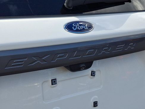 Certified 2023 Ford Explorer XLT w/ Equipment Group 202A AWD/4WD image 31
