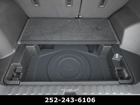Used 2024 Chevrolet Equinox LS w/ Midnight Edition FWD image 29