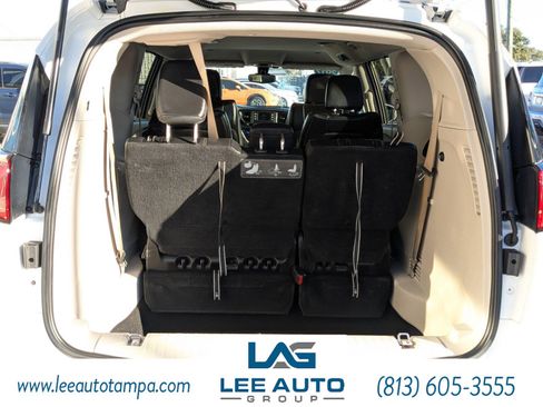 Used 2017 Chrysler Pacifica Touring-L image 12