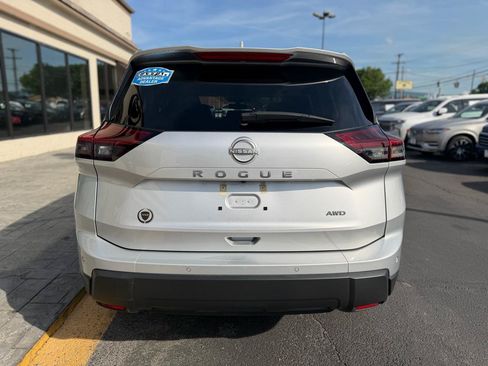 Used 2025 Nissan Rogue SV AWD/4WD image 8